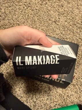 IL MAKIAGE Woke Up Like This Flawless Base Foundation 020- Brand New!